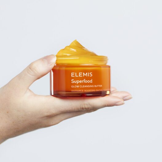 Superfood AHA Glow Cleansing Butter 90ml in hand
